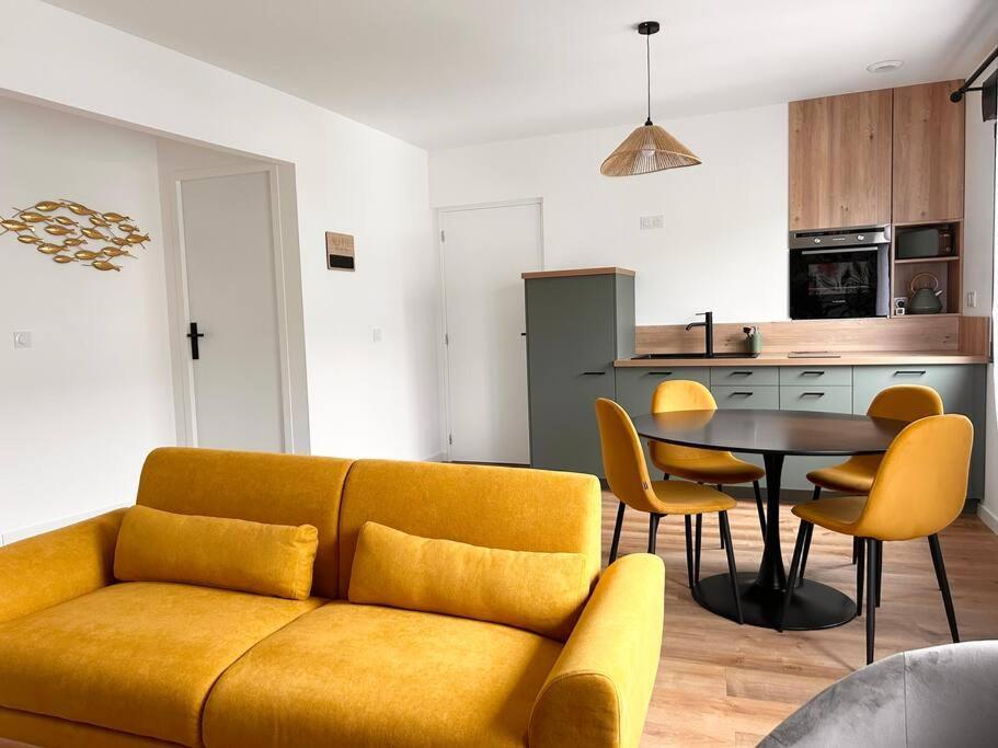 Home 724 Saint-Leger-du-Bourg-Denis Extérieur photo